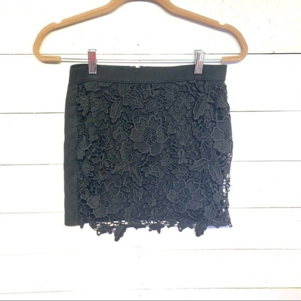 American Eagle skirt womens black lace front mini skirt size 6
